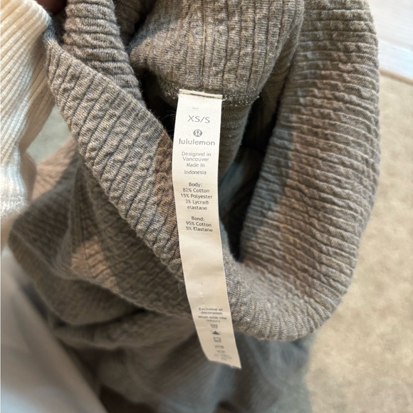 Lululemon turtle neck - Picture 4 of 5